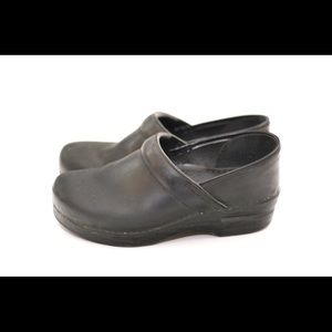 Nearly new Dansko Clogs size 39